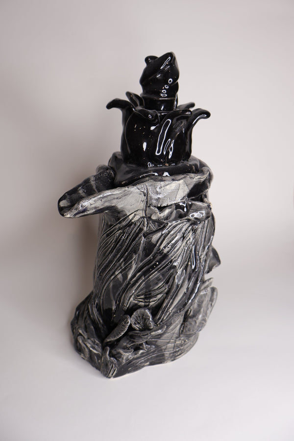 Black contemporary jar Eva Le