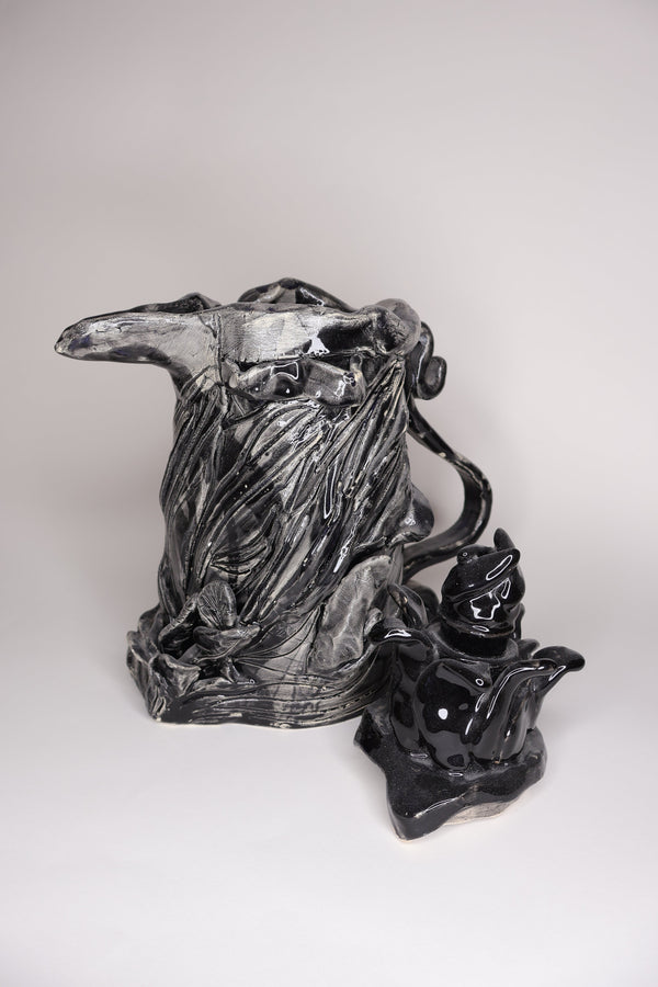 Black contemporary jar Eva Le