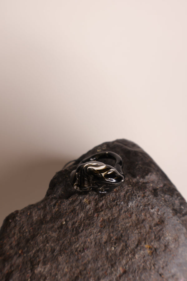 Black glass ring Laia Casademont