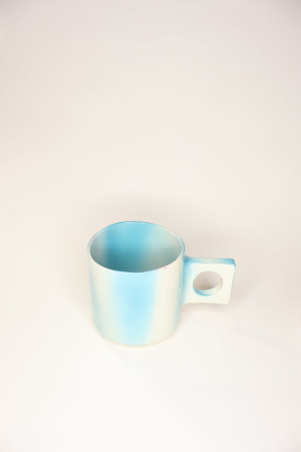 Blue and white ceramic mug te.pe