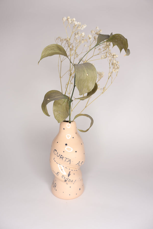 Curvy Vase F Queiroz