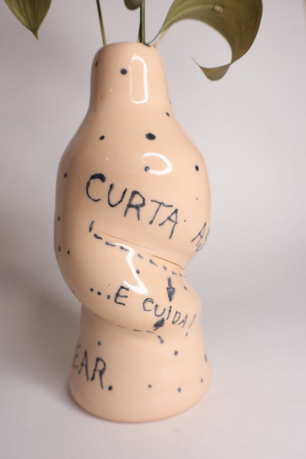 Curvy vase F Queiroz