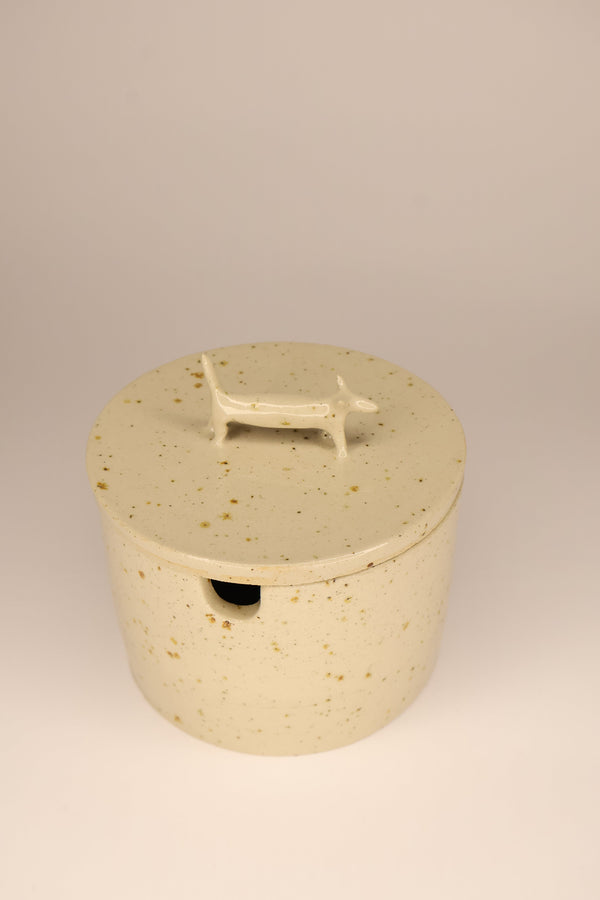 kintu_beige_dog_jar