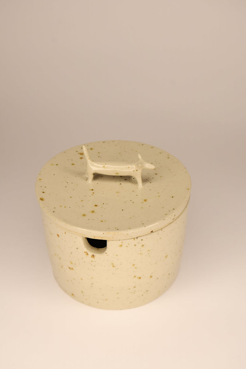 kintu_beige_dog_jar
