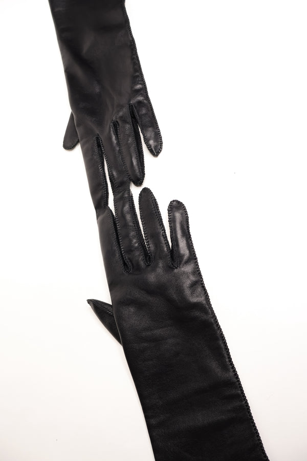 Connected leather glove