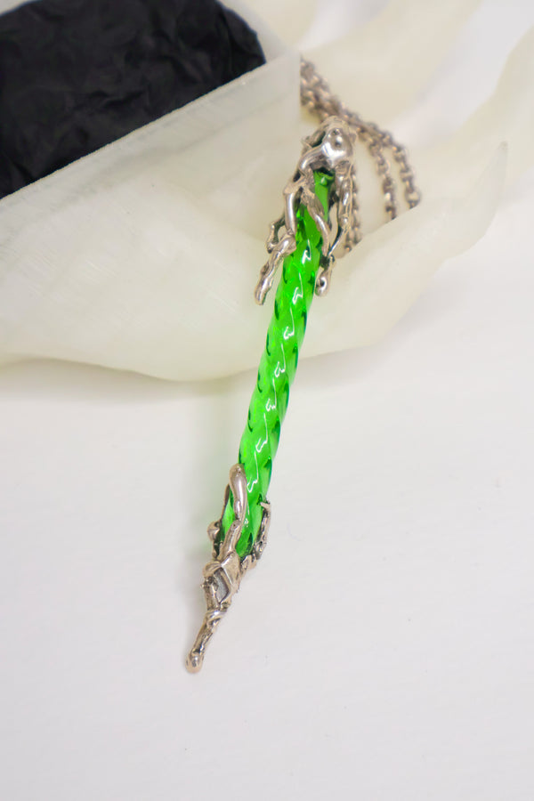 green_glass_spiked_silver_pendant_kintustudio