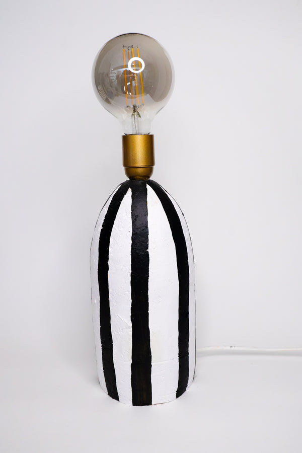 black_white_stripe_lamp_kintustudio