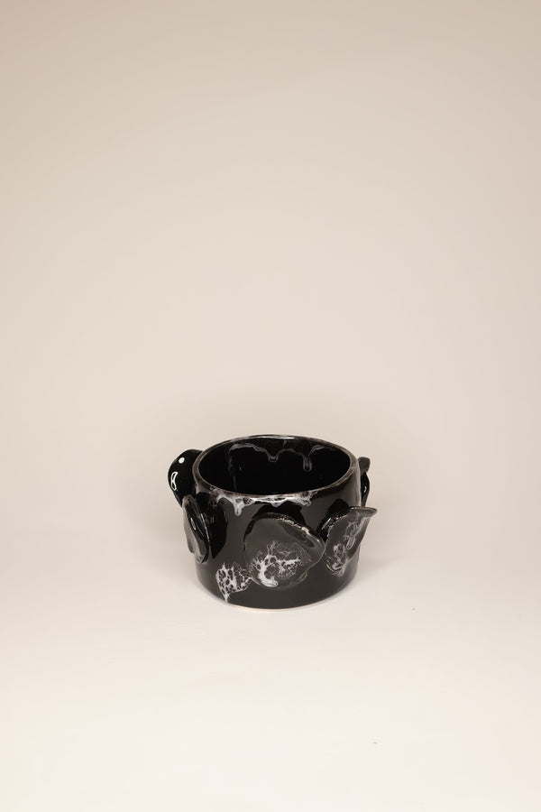 kintu_black_cup