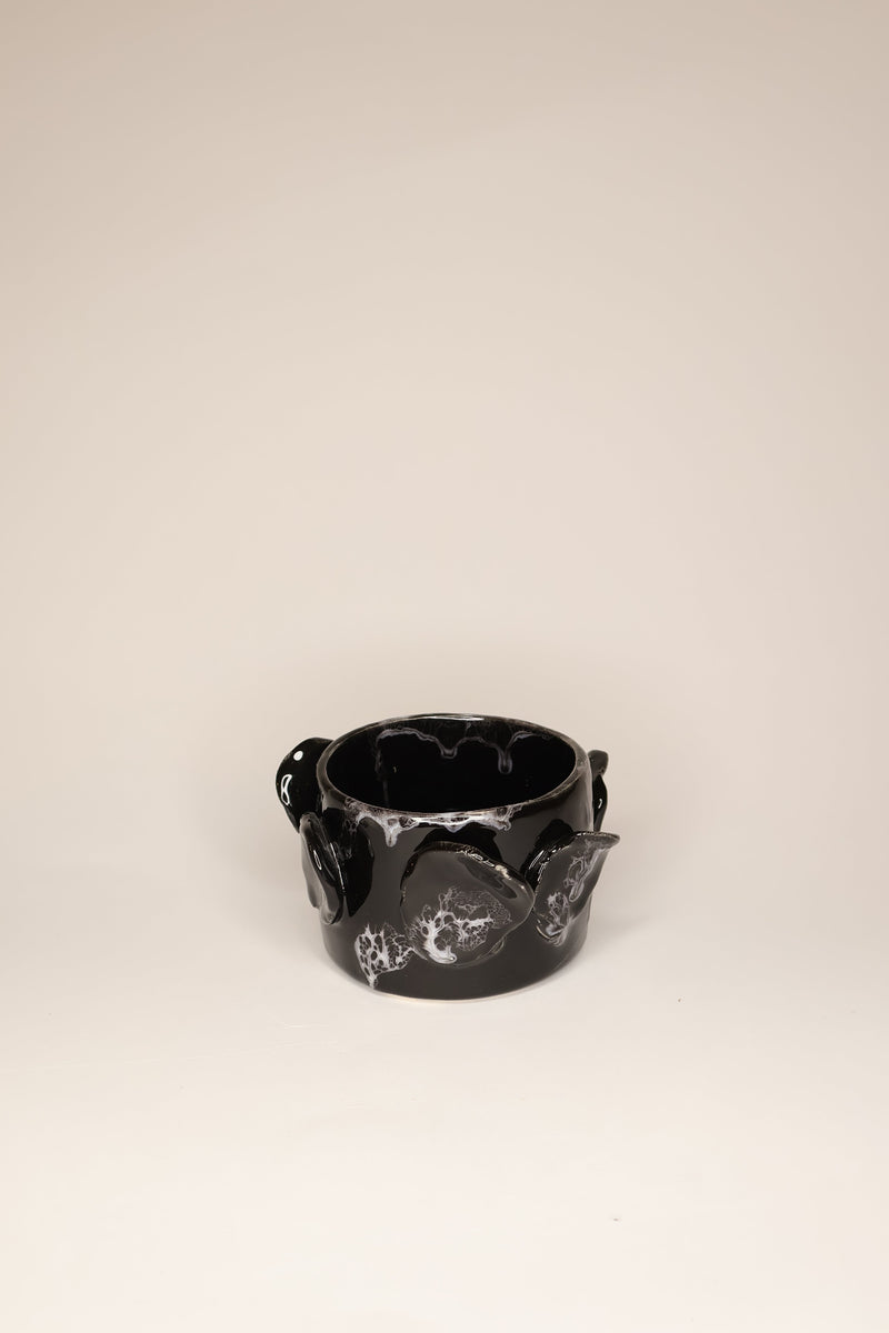kintu_black_cup
