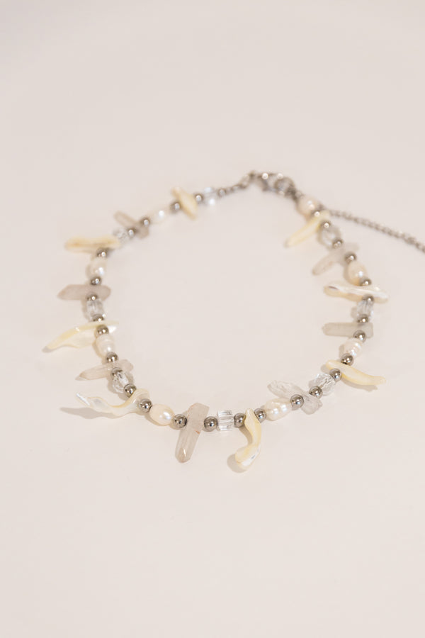 Necklace with crystal and pearls