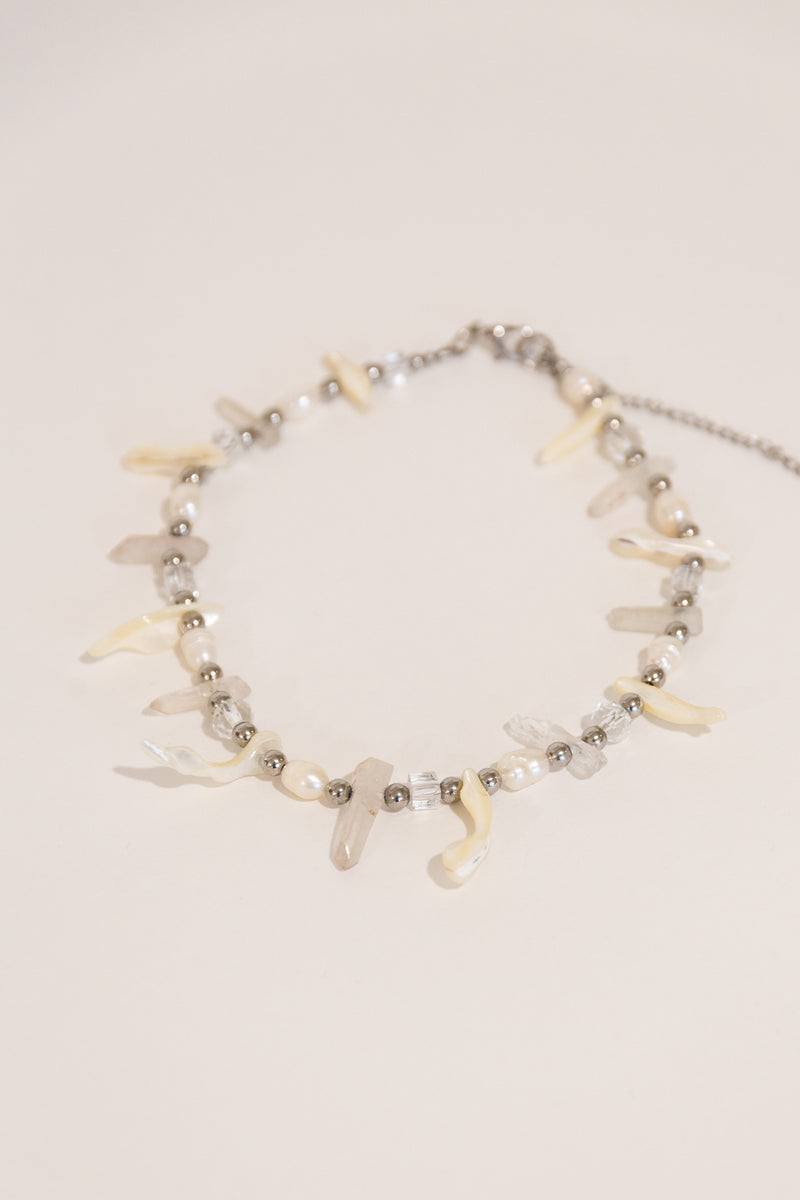 Necklace with crystal and pearls