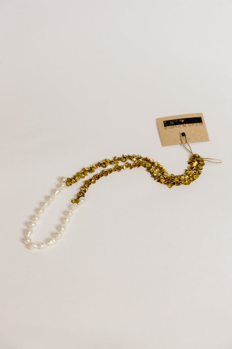 Pearls shell necklace
