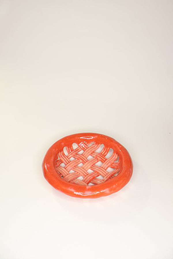 Red basket plate Lia Marques