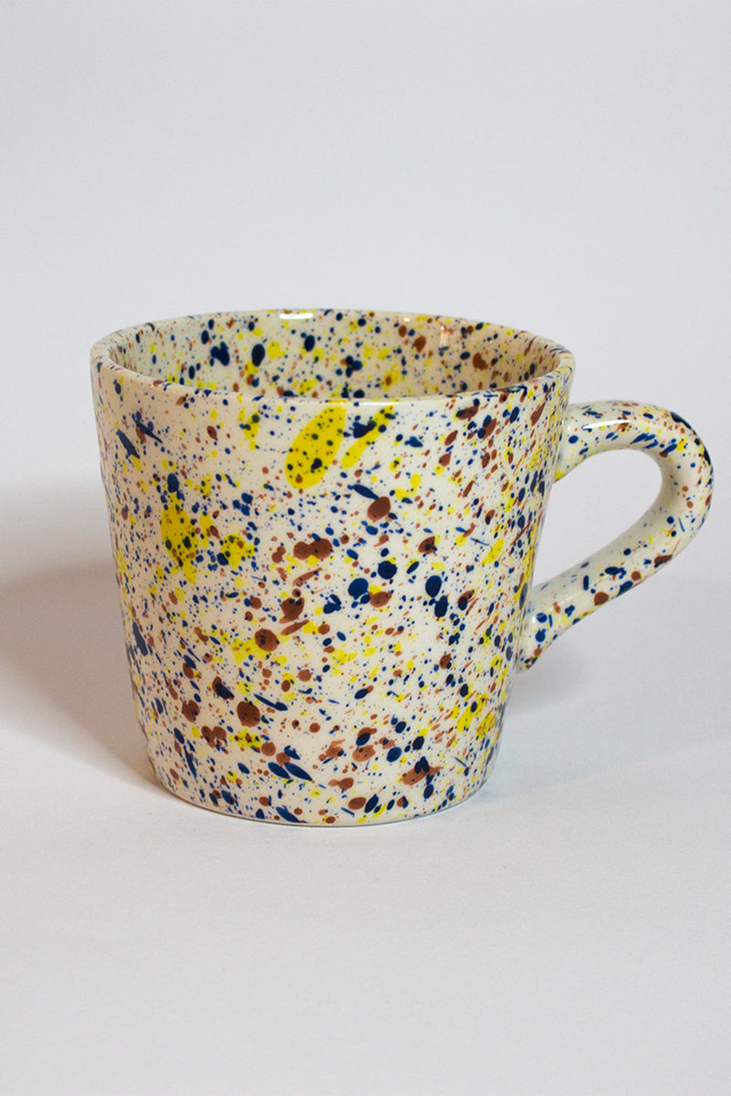 Color spread ceramic cup